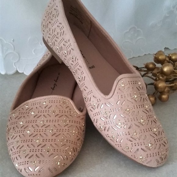 In Every Story Shoes - Pretty dusty rose faux suede loafers/flats Size 6 W
